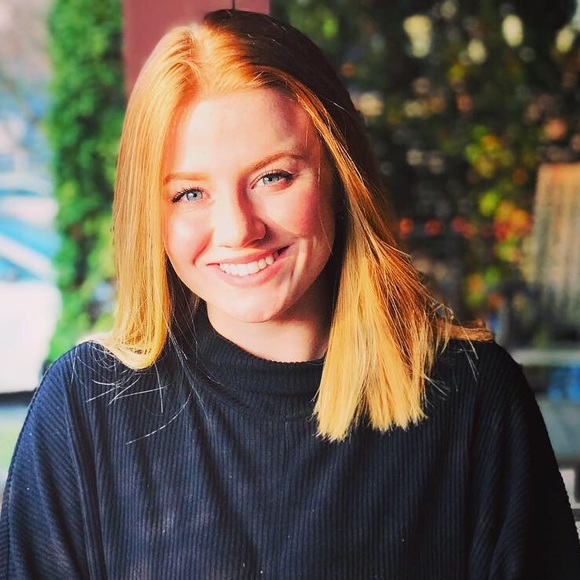 Meet your Posher, Ava - Picture 1 of 1